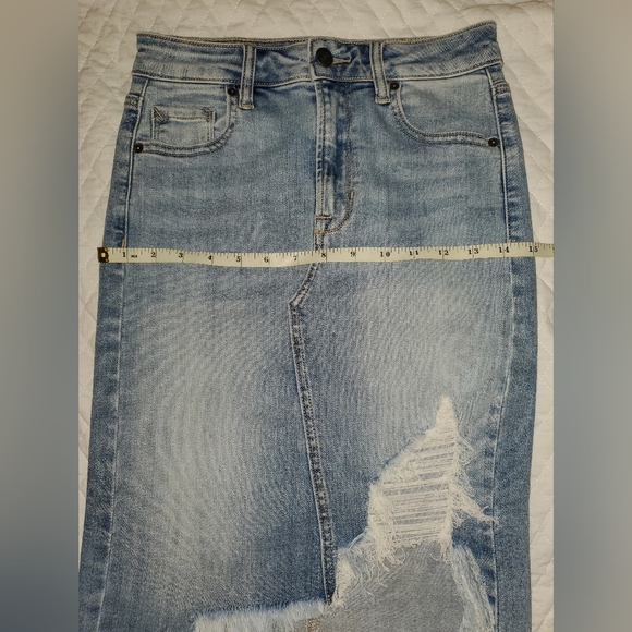 HIDDEN distressed denim skirt - Picture 2 of 11